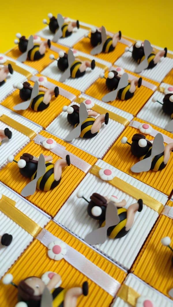 Boîtes à dragées filles abeilles