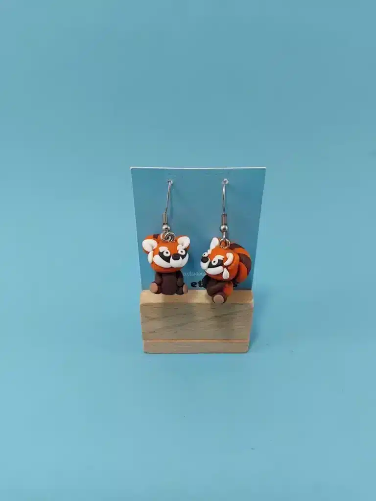 boucles d'oreilles pandas roux en pâte FIMO