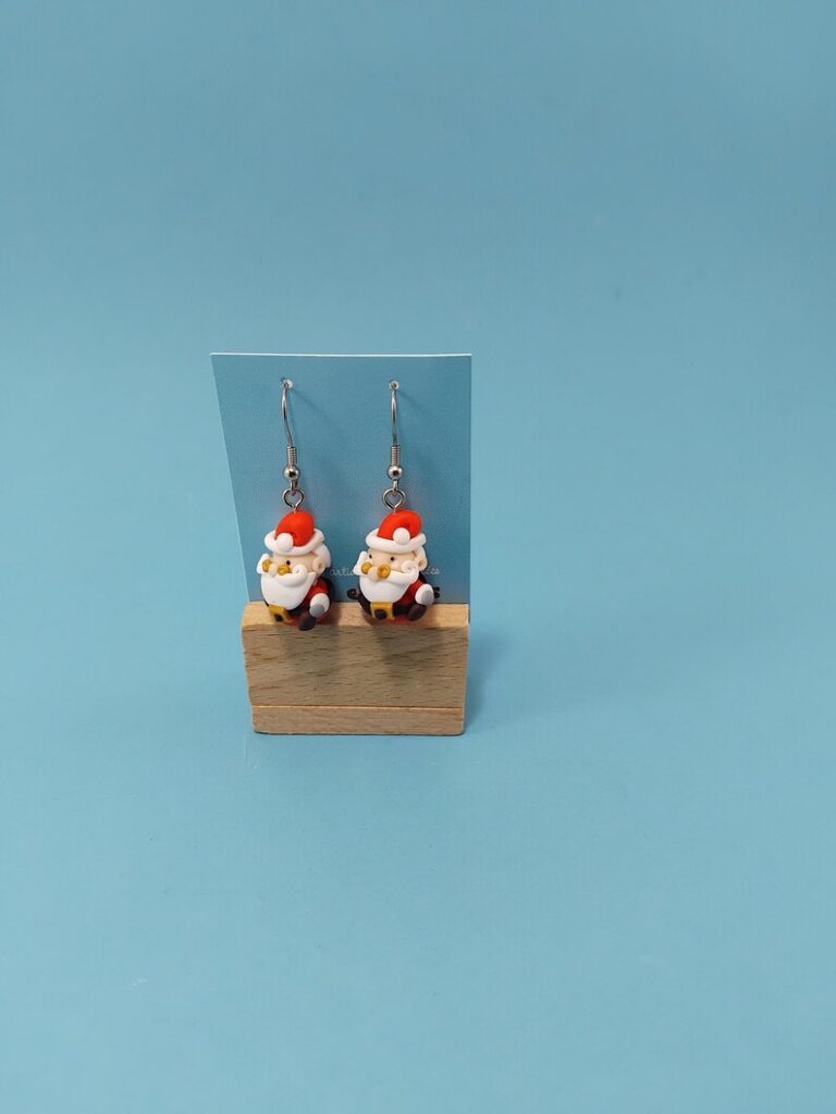boucles d'oreilles pères Noël en pâte FIMO